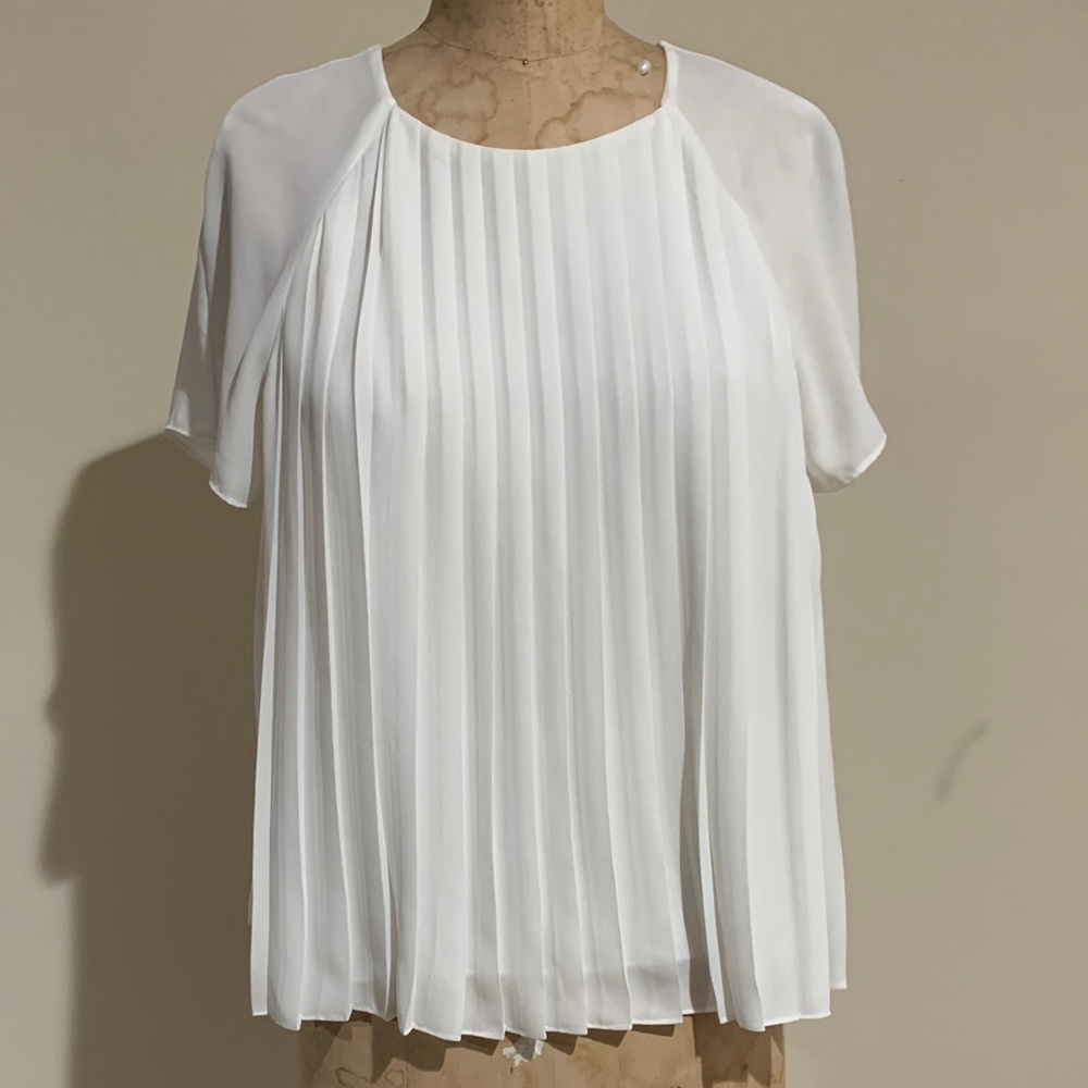 New no tags Zara White Pleated Blouse
